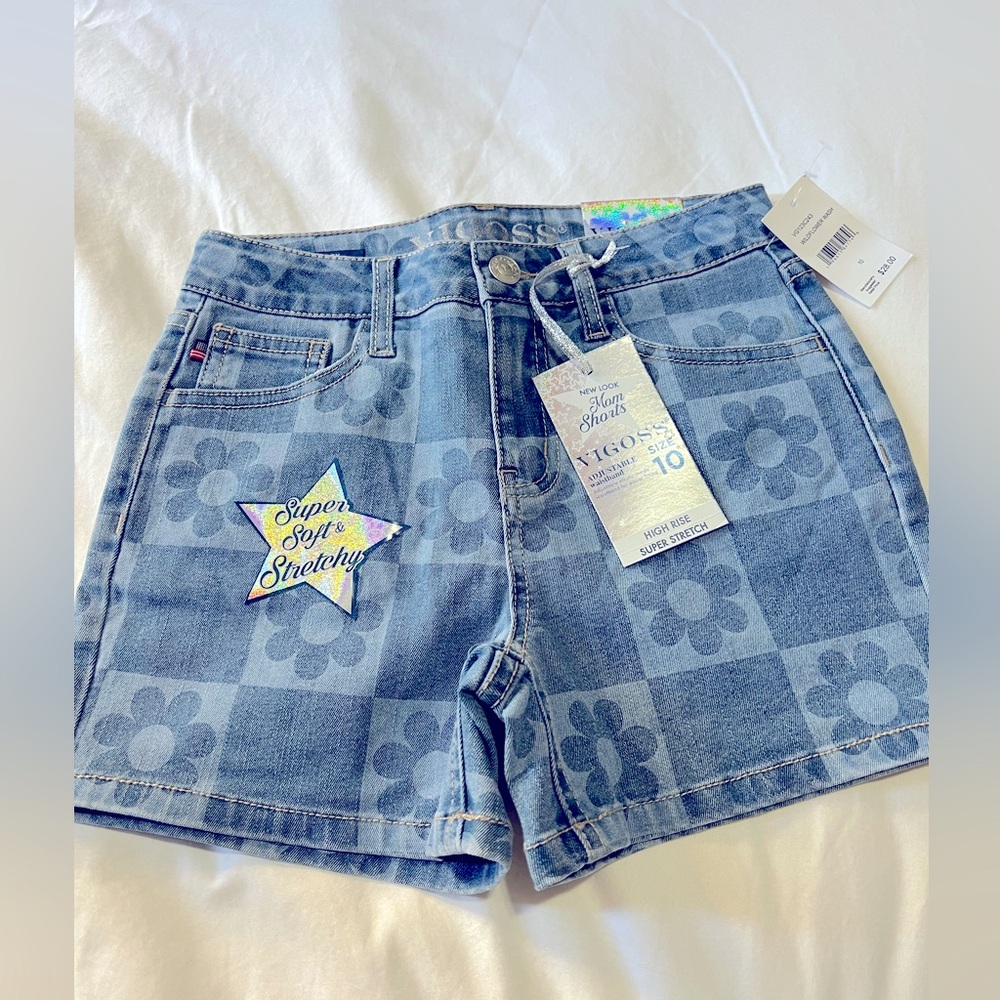 Adorable Wildflower Wash Vigoss Stretch Denim Shorts NWT